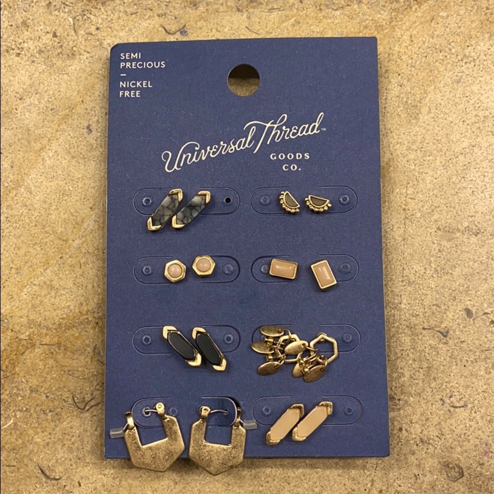 NWT Universal Thread post earrings